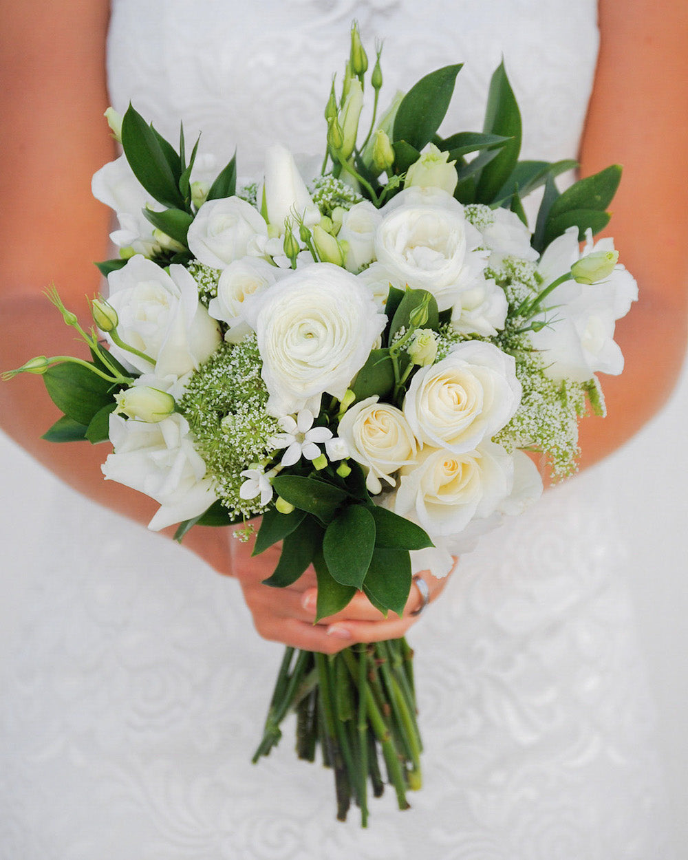 simple wedding flowers bouquets